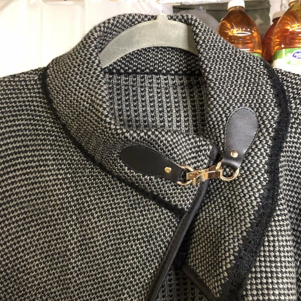 Cowl Neck Short Sleeve Black and Grey Poncho OS